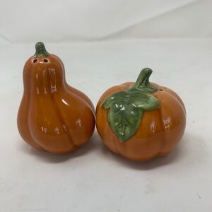 Cute vintage Pumpkin and Gourd Salt & Pepper Shakers